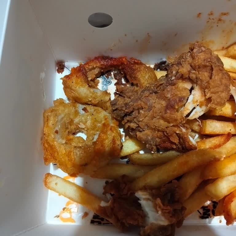 Soğuk Ve Kötü Durumda Gelen Siparişe Çözüm Sunulmadı, Ücret İadesi Talep Ediyorum