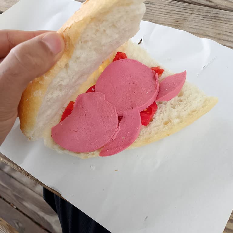 Yurt Yemekleri Kötü Personel İlgisiz Yüksek Sesli Müzik Sorununa Çözüm Yok