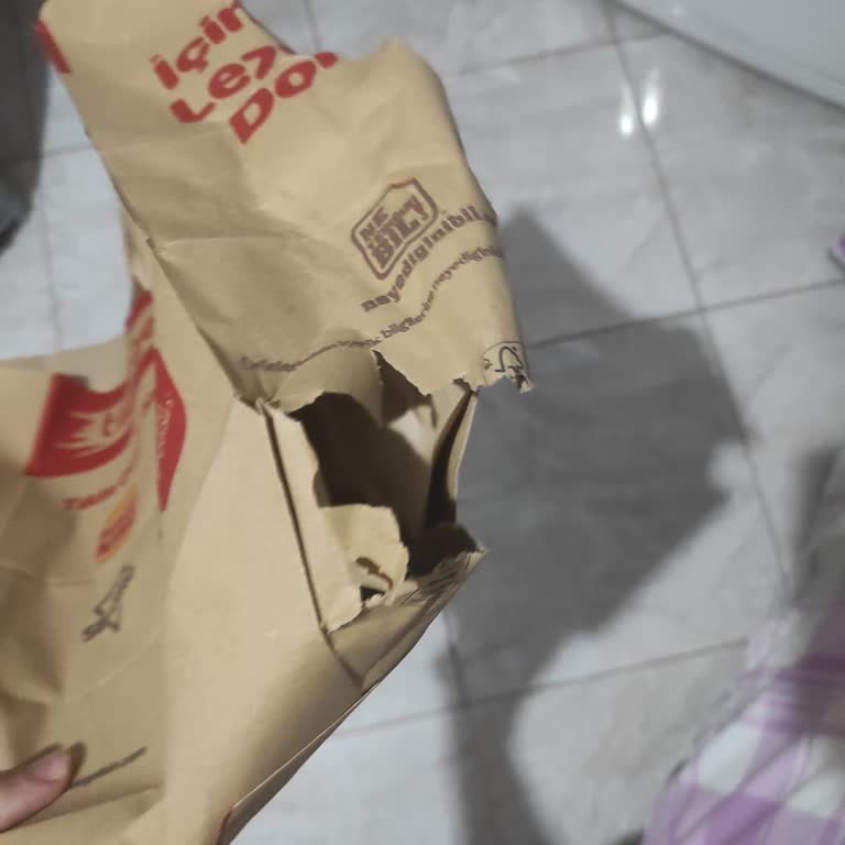 Burger King, pedido retrasado y producto incompleto y dañado