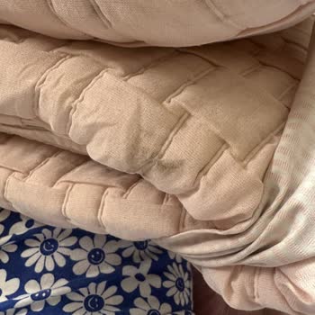 Yataş'tan Lekeli Yatak Örtüsü Ve Çözümsüzlük Mağduriyeti