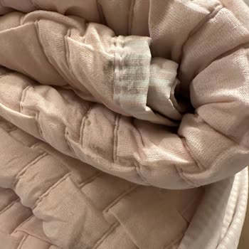 Yataş'tan Lekeli Yatak Örtüsü Ve Çözümsüzlük Mağduriyeti