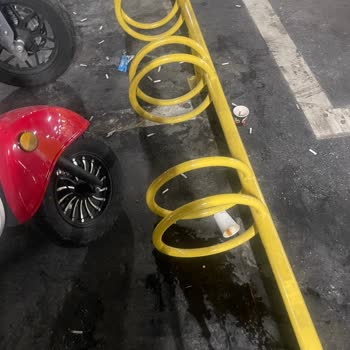 Forum İstanbul AVM Otoparkta Güvenlik ve Temizlik Sorunları Nedeniyle Maddi Zarar