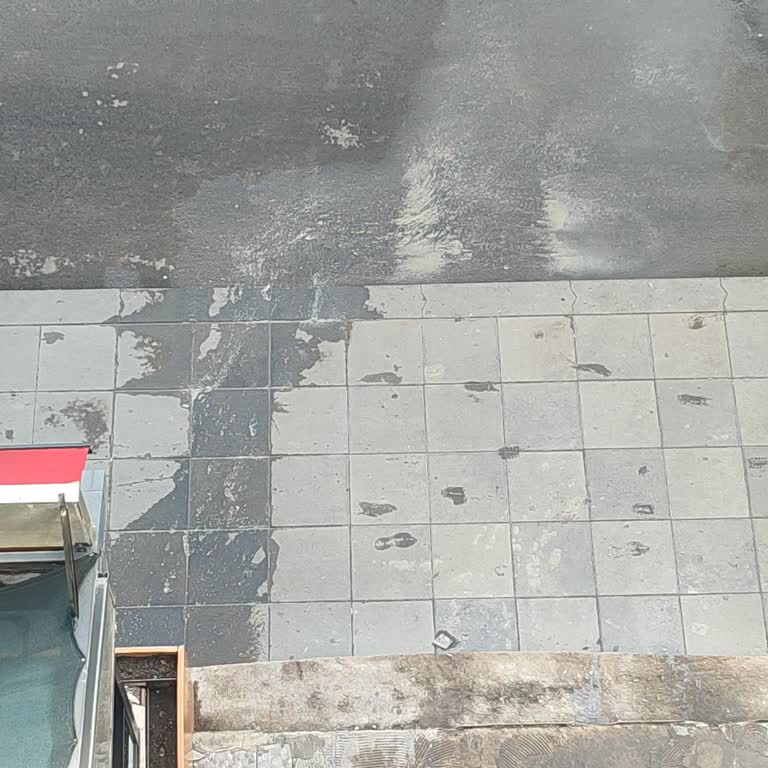 Pastane Kaynaklı Pis Su Sızıntısı Ve İlgisiz Belediyeden Şikayetçiyim