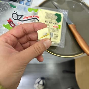 Kaşar Peynirinde Taş Parçası Çıkması Ve Sağlık Riski