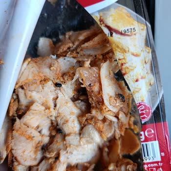 Lezita Piliç Döner Ürünü Çiğ Çıktı, Müşteri Hizmetlerinden Dönüş Alamadım!
