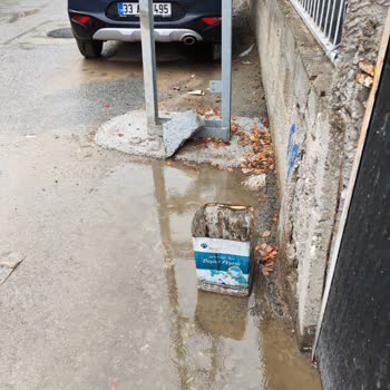 Elektrik Direği Hatası Yüzünden Evime Su Doluyor, Çözüm Bekliyorum