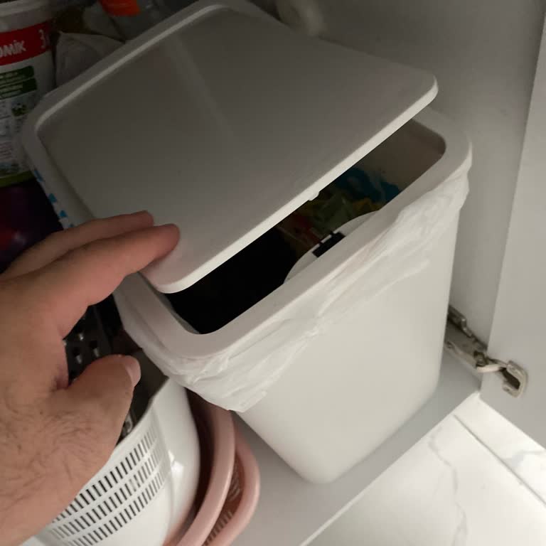 Madame Coco Çöp Kovası Klipsleri Kısa Sürede Bozuldu Yedek Parça Bulamıyorum