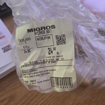 Migros’tan Alınan Ay Çöreğinde Küf Çıktı, Sağlığımız Tehlikeye Girdi