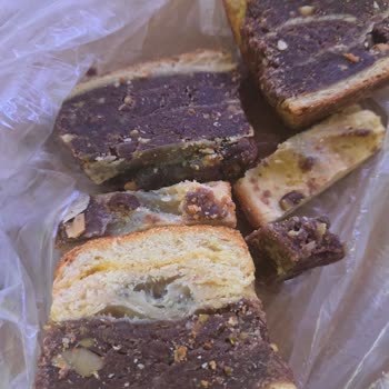 Migros’tan Alınan Ay Çöreğinde Küf Çıktı, Sağlığımız Tehlikeye Girdi