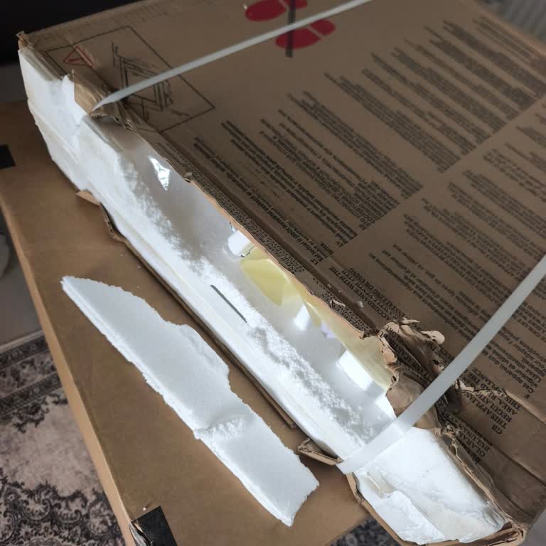 Kargo Görevlisinin Sorumluluğu Olmadan Teslimatı Ve Hasarlı Ürün