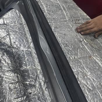 Kargo Taşıma Sırasında Araç Kapısında Oluşan Hasar Ve Müşteri Hizmetlerinde İlgisizlik