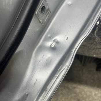 Kargo Taşıma Sırasında Araç Kapısında Oluşan Hasar Ve Müşteri Hizmetlerinde İlgisizlik