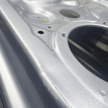 Kargo Taşıma Sırasında Araç Kapısında Oluşan Hasar Ve Müşteri Hizmetlerinde İlgisizlik