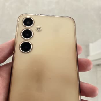 Spigen Şeffaf Kılıf Hızla Sarardı, Çözüm Sunulmadı