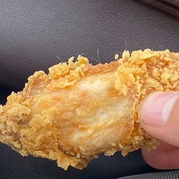 Popeyes'ta Maxi XL Menüde Yabancı Madde Ve Soğuk Patates Şoku