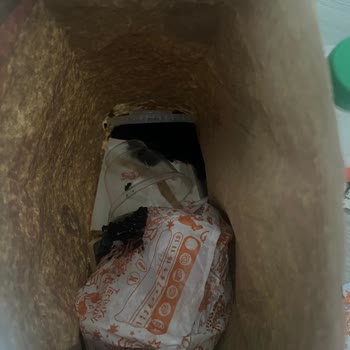 Siparişimdeki Tatlının Dökülmesiyle Kötü Bir Deneyim Yaşadım