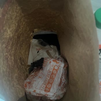 Siparişimdeki Tatlının Dökülmesiyle Kötü Bir Deneyim Yaşadım