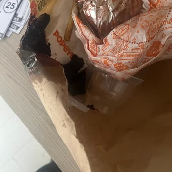 Siparişimdeki Tatlının Dökülmesiyle Kötü Bir Deneyim Yaşadım