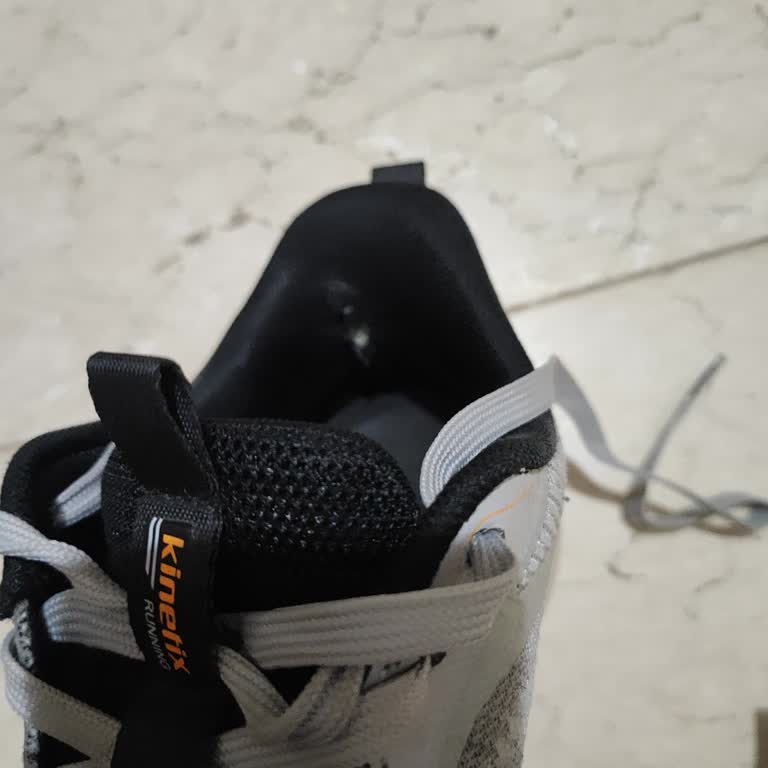 Kısa Sürede Yırtılan Ayakkabı, Garanti Hayal Kırıklığı