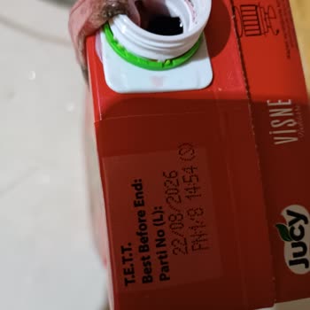 BİM Meyve Suyunda Bilinmeyen Cisimle Karşılaştım