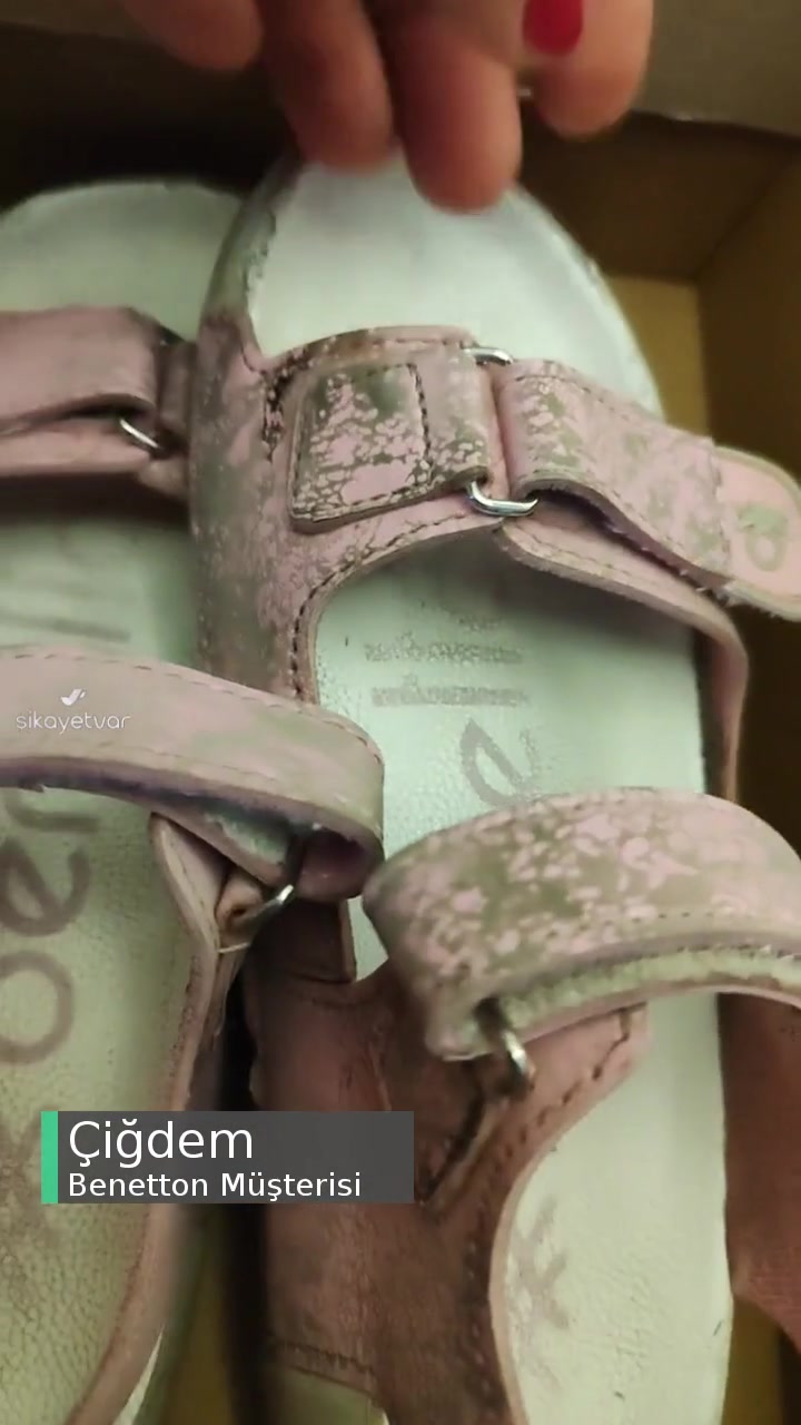 Benetton Renk Değişikliği Olan Çocuk Sandaleti videonun kapak resmi