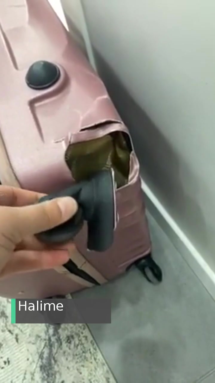 Sunexpress Hava Yolları Dikkatsiz Personel, Kırık Valiz! videonun kapak resmi