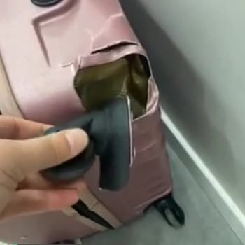 Sunexpress Hava Yolları Dikkatsiz Personel, Kırık Valiz!