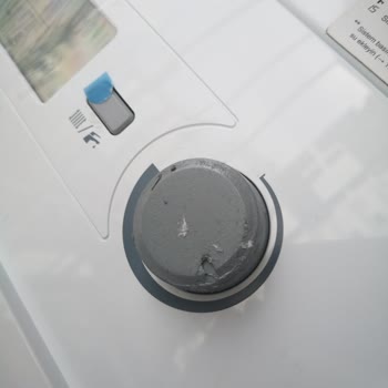 Garanti Kapsamındaki Kombi Düğmesi Eridi Servis Ücret Talep Etti