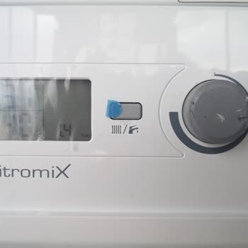 Garanti Kapsamındaki Kombi Düğmesi Eridi Servis Ücret Talep Etti