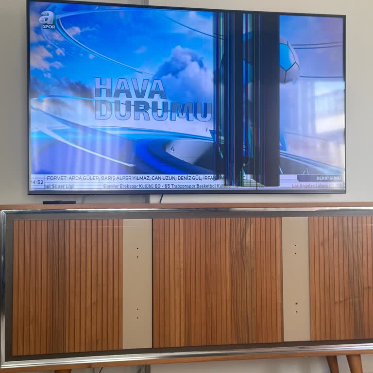 Televizyon Ekran Değişimi İçin Yüksek Ücret Ve Servis Ücreti İadesi Sorunu