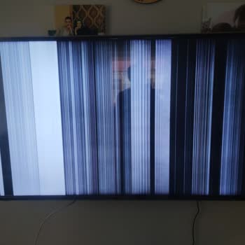 Yenisiyle Değiştirilen Televizyonda Tekrarlayan Ekran Hatası Ve Garanti Süresi Mağduriyeti