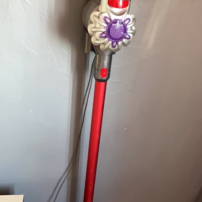 Dyson V8 Süpürgem Sürekli Arızalanıyor, Destek Alamıyorum