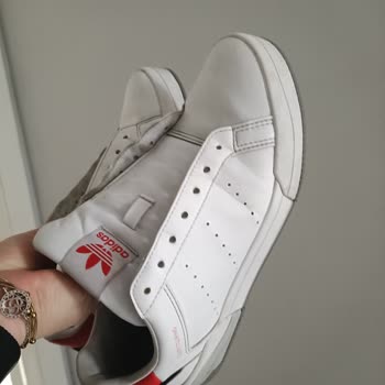 Kısa Sürede Kötü Koku Ve Deformasyon Yaşatan Ayakkabılar