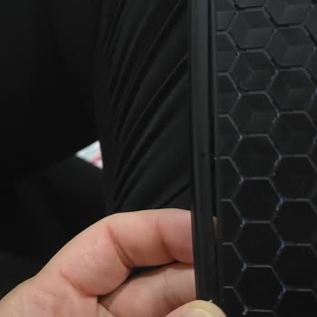 Aldığım Spigen Telefon Kılıfında Montaj Noktalarında Açılma Sorunu Yaşadım