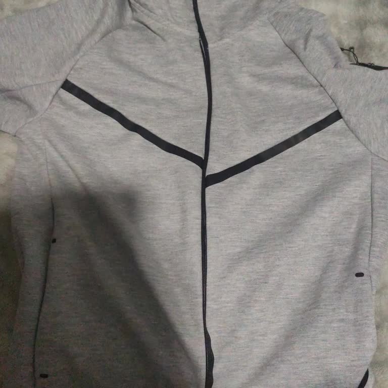 Lobbeco Sipariş Edilen Eşofman Takımında Eksik Logo Sorunu!