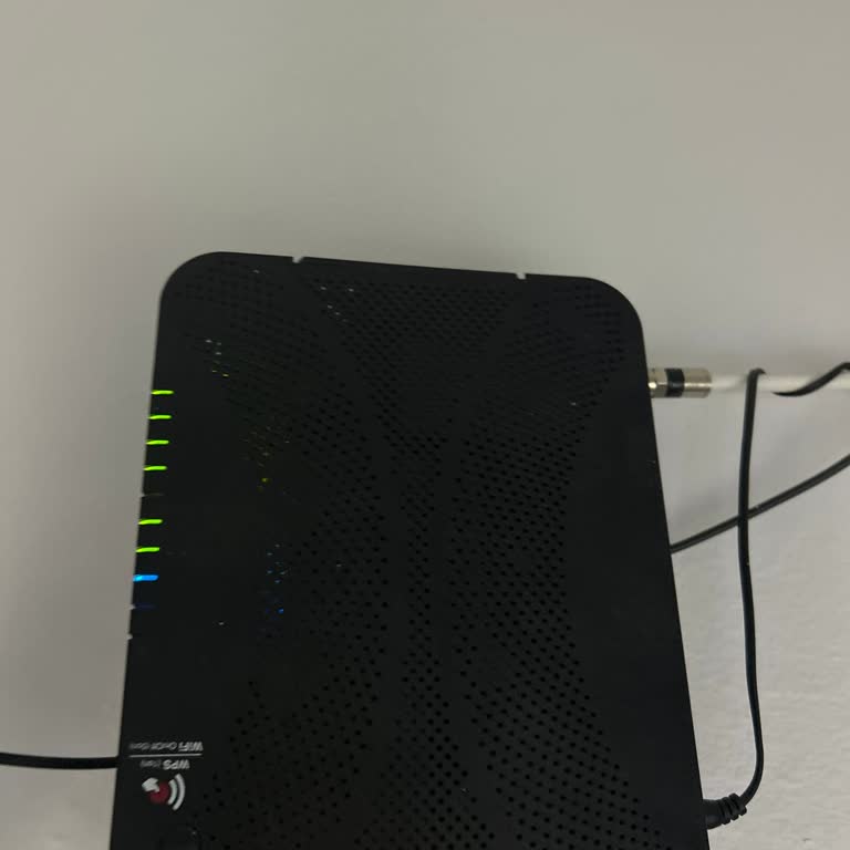 Sürekli Kesilen İnternet, Çözümsüz Müşteri Hizmetleri