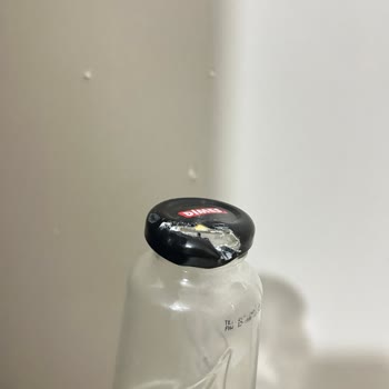 Yatak Odası Takımının Camı Kendiliğinden Patladı Güvenlik Riski Oluştu