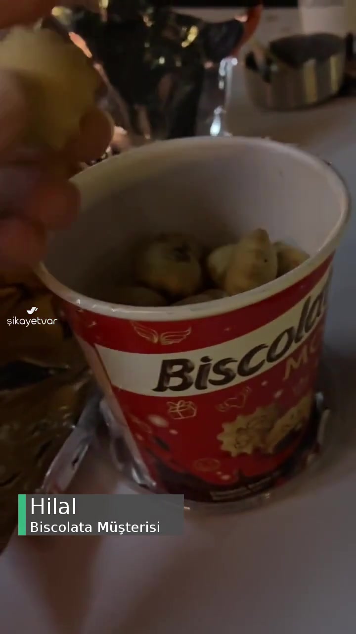 Aldığımız Biscolata'da Fal Bakmak İçin Olan Resimler Yoktu! videonun kapak resmi