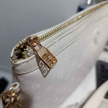 Pierre Cardin Çantada Kısa Sürede Ciddi Deformasyon Ve Renk Değişimi