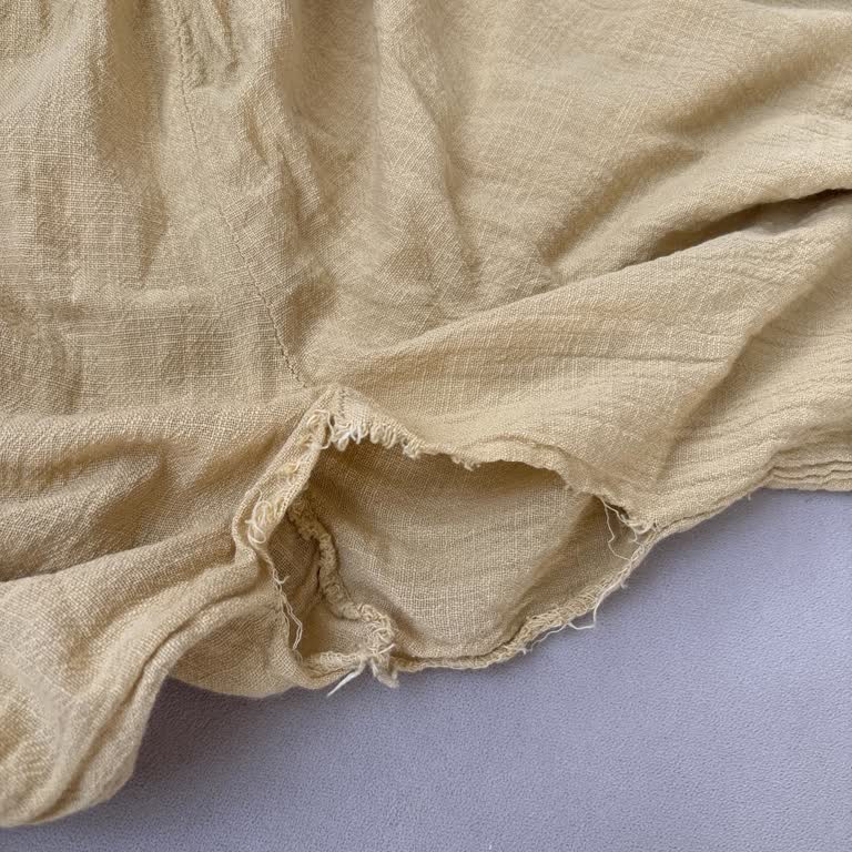 Ayşe Akay Moda Daha İlk Yıkamada Dikiş Yerinde Yaklaşık 20 Cm’lik Bir Sökülme Meydana Geldi