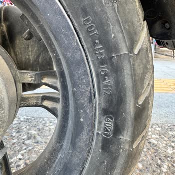 Sıfır Vespa'da Eski Ve Kalitesiz Lastik: Güvenlik Riski Ve Çözüm Eksikliği