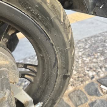 Sıfır Vespa'da Eski Ve Kalitesiz Lastik: Güvenlik Riski Ve Çözüm Eksikliği
