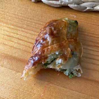 Hazır Rulo Börekte Yabancı Cisim Şoku: Sağlığım Tehlikeye Girdi