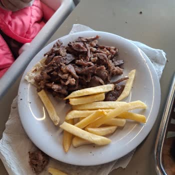 Kapıkule Köfteci Yusuf Şubesinde Kalitesiz Döner Ve İlgisizlik