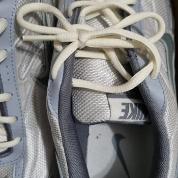 Nike İlk Kullanımda Kötü Koku Yapan Ayakkabı Ve Yetersiz Mağaza Desteği