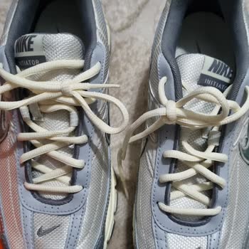 Nike İlk Kullanımda Kötü Koku Yapan Ayakkabı Ve Yetersiz Mağaza Desteği