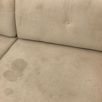 Koltuk Takımında Sünger Ve Kumaş Kaynaklı Leke Sorunu Ve Mağduriyet