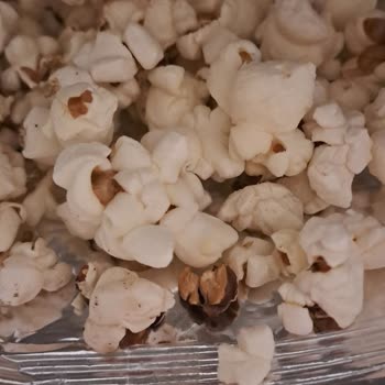 Peyman Nutzz Popcorn Paketinden Yanık ve Diş Kıracak Kadar Sert Mısırlar Çıktı