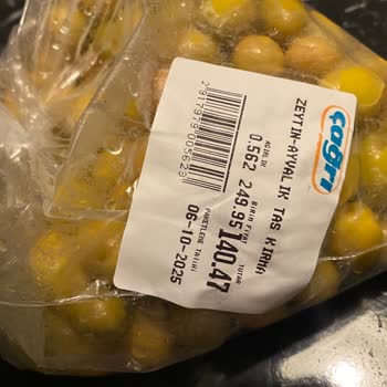 Zeytin Paketinden Böcek Çıktı: Sağlığımız Tehlikede!