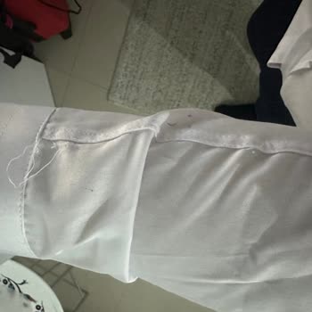 Aldığım Gömlek Yırtık Ve Lekeli Çıktı Mağduriyetimin Giderilmesini İstiyorum